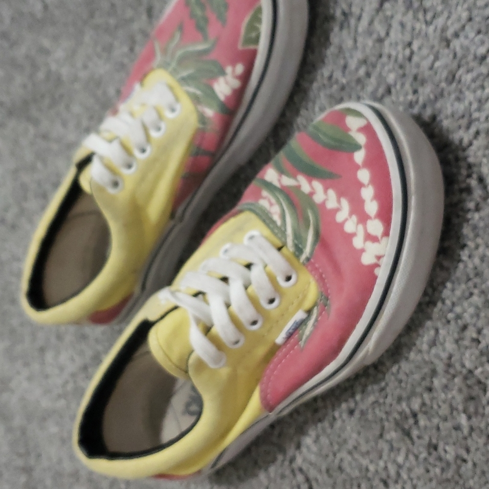 vans! - Picture 3 of 5